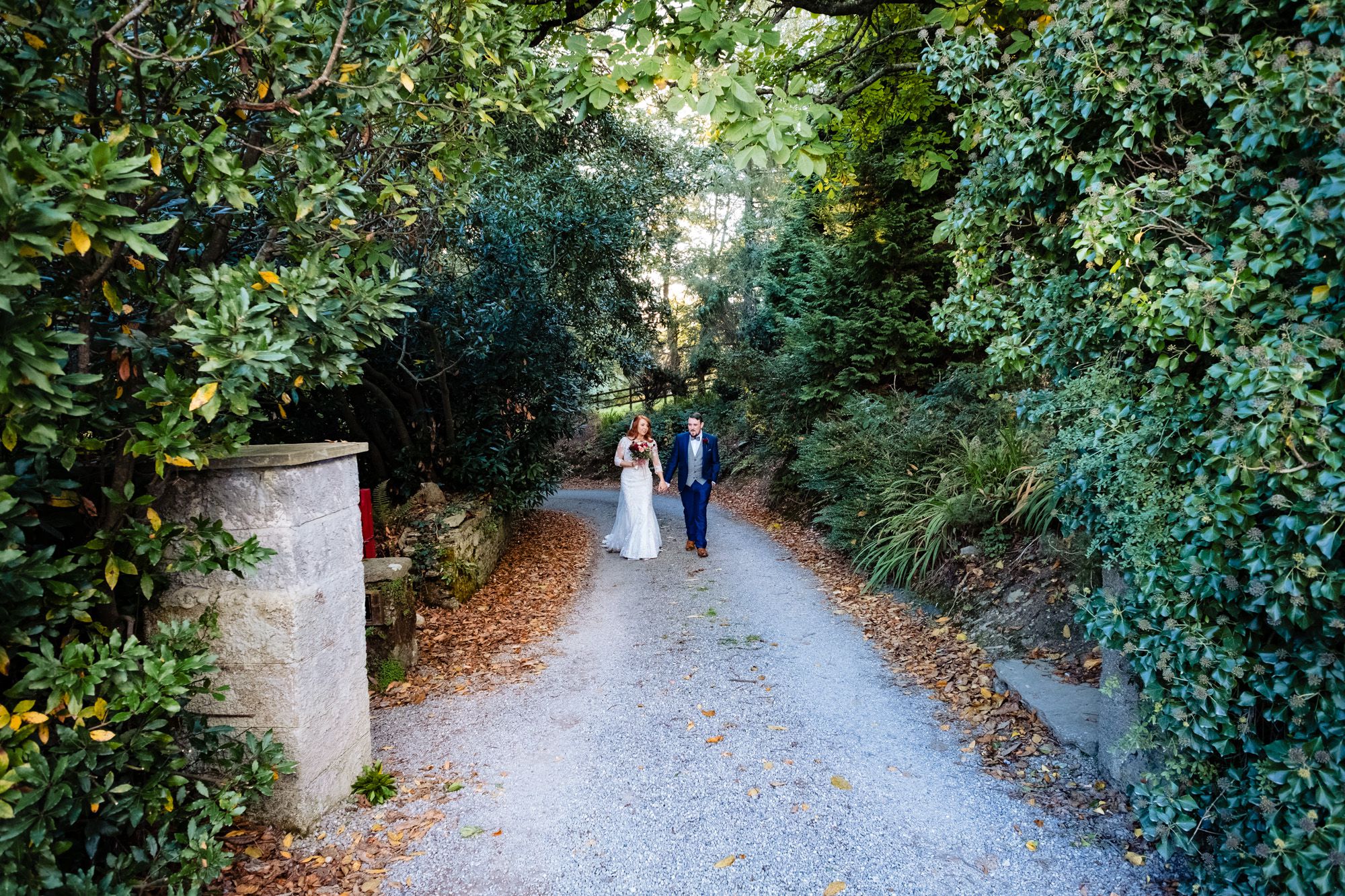 barnabrow-autumn-wedding-bride-groom