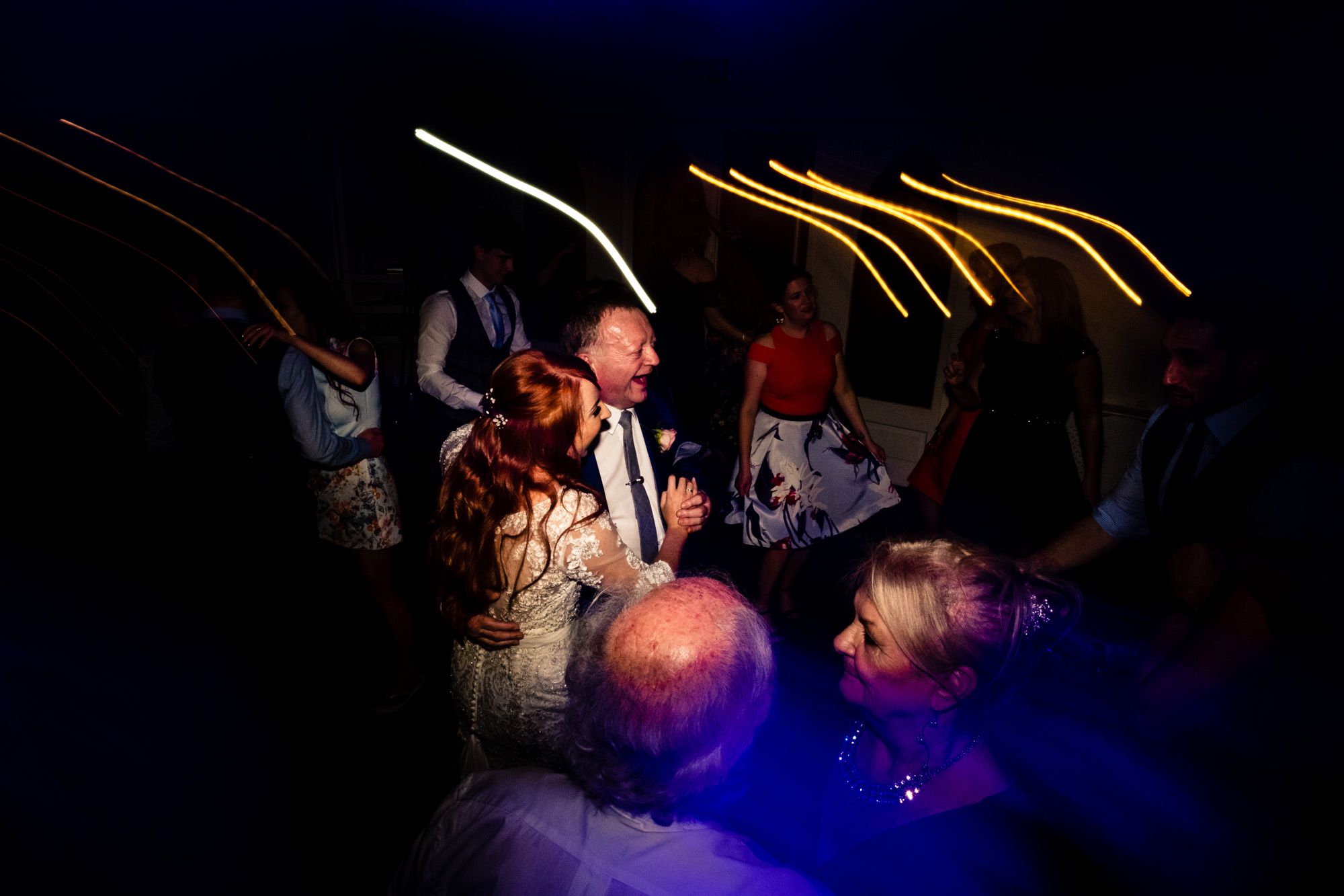 barnabrow-wedding-party-disco
