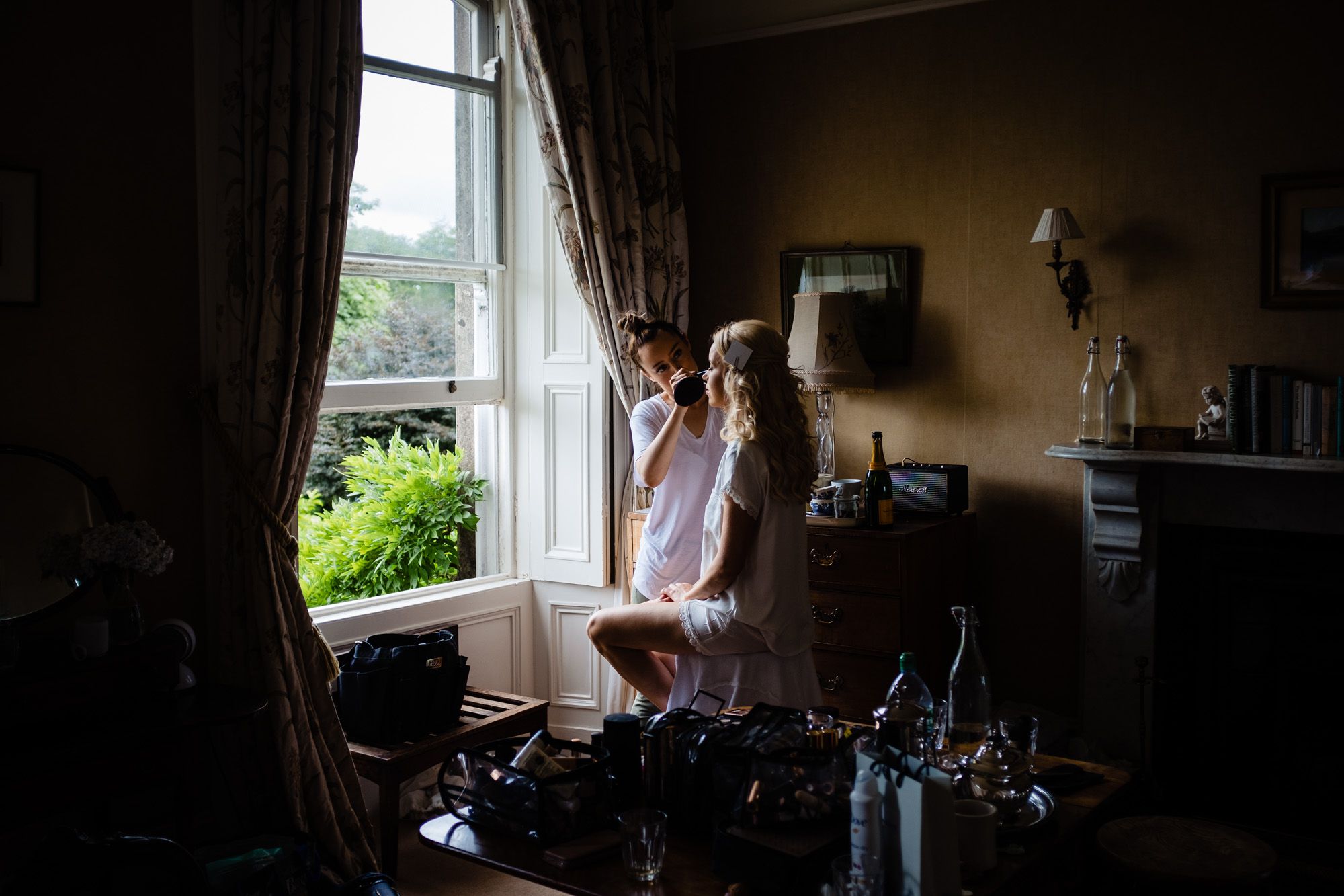 ballyvolane-house-bride-and-groom-getting-ready