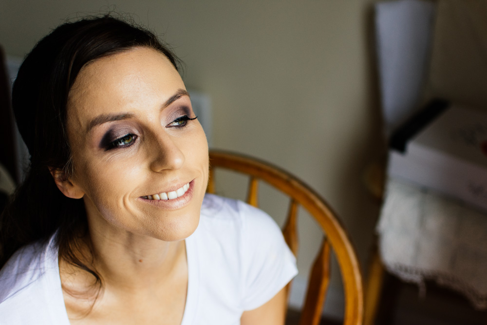 wedding-bride-getting-ready-at-home