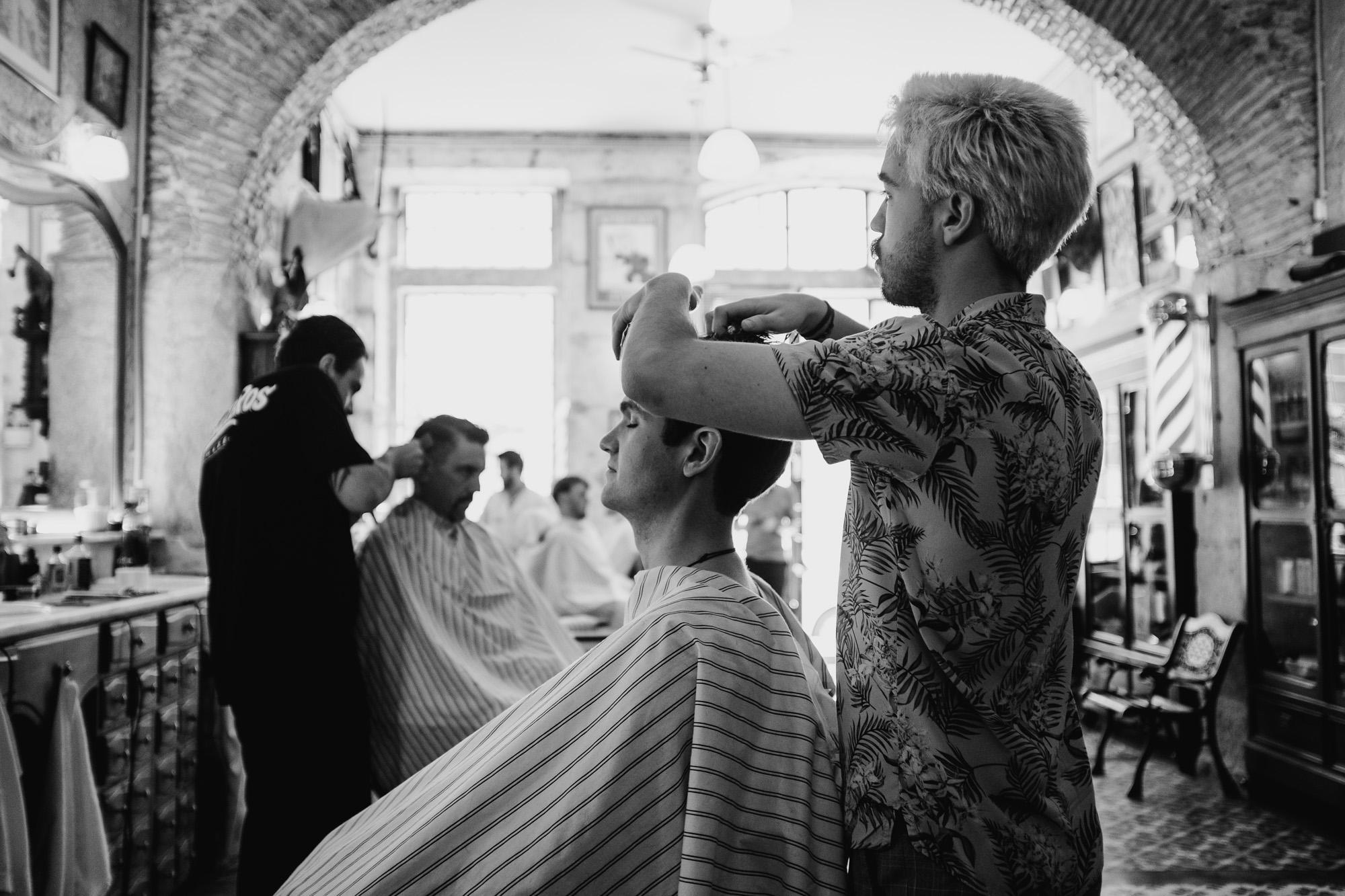 groom-hot-shave-lisbon-figaros-barbershop