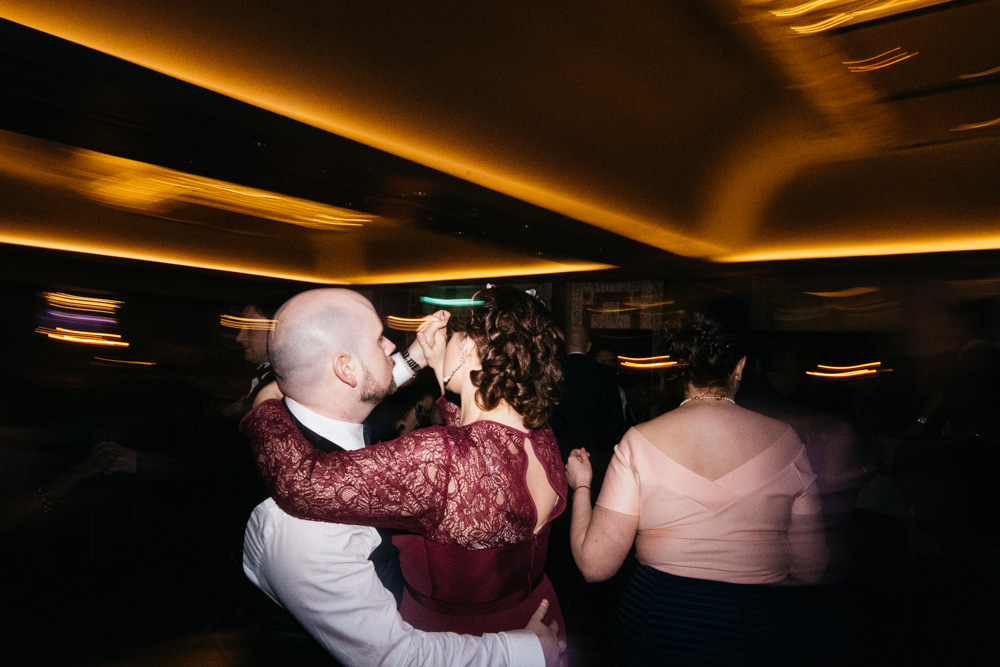 wedding-maryborough-hotel-dancing