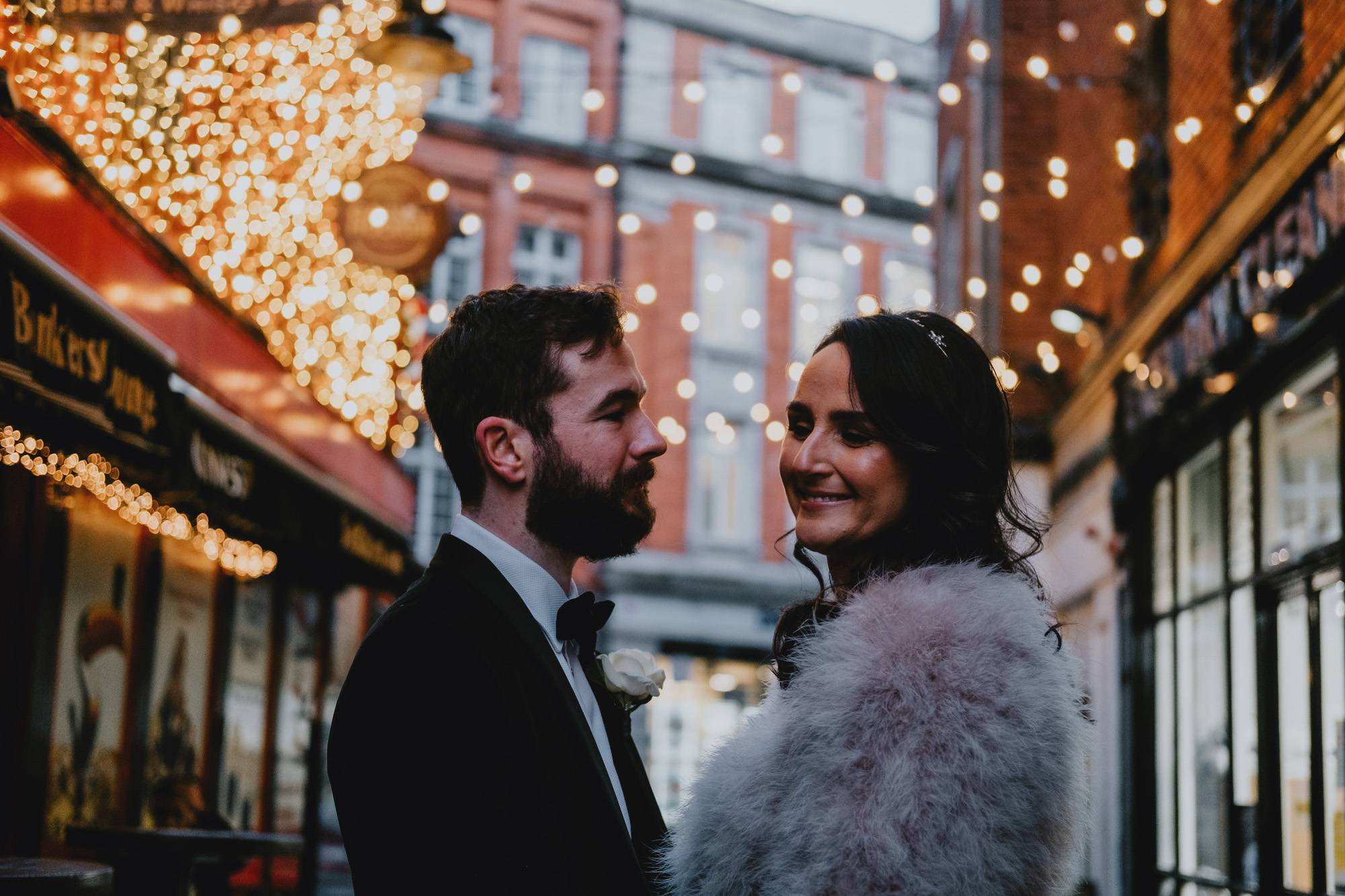 dublin-city-winter-wedding-couple